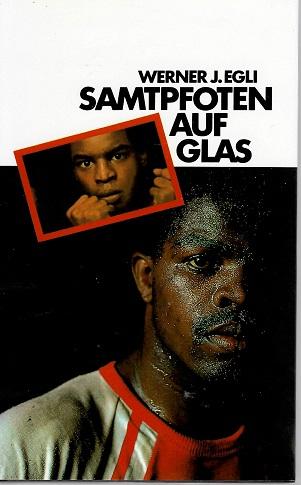 Egli, Samtpfoten auf Glas.